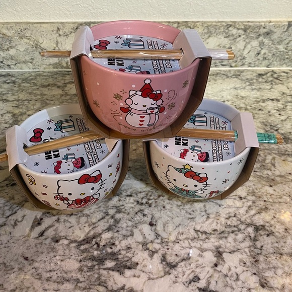 Hello Kitty Christmas Bowls Bundle - Picture 4 of 5